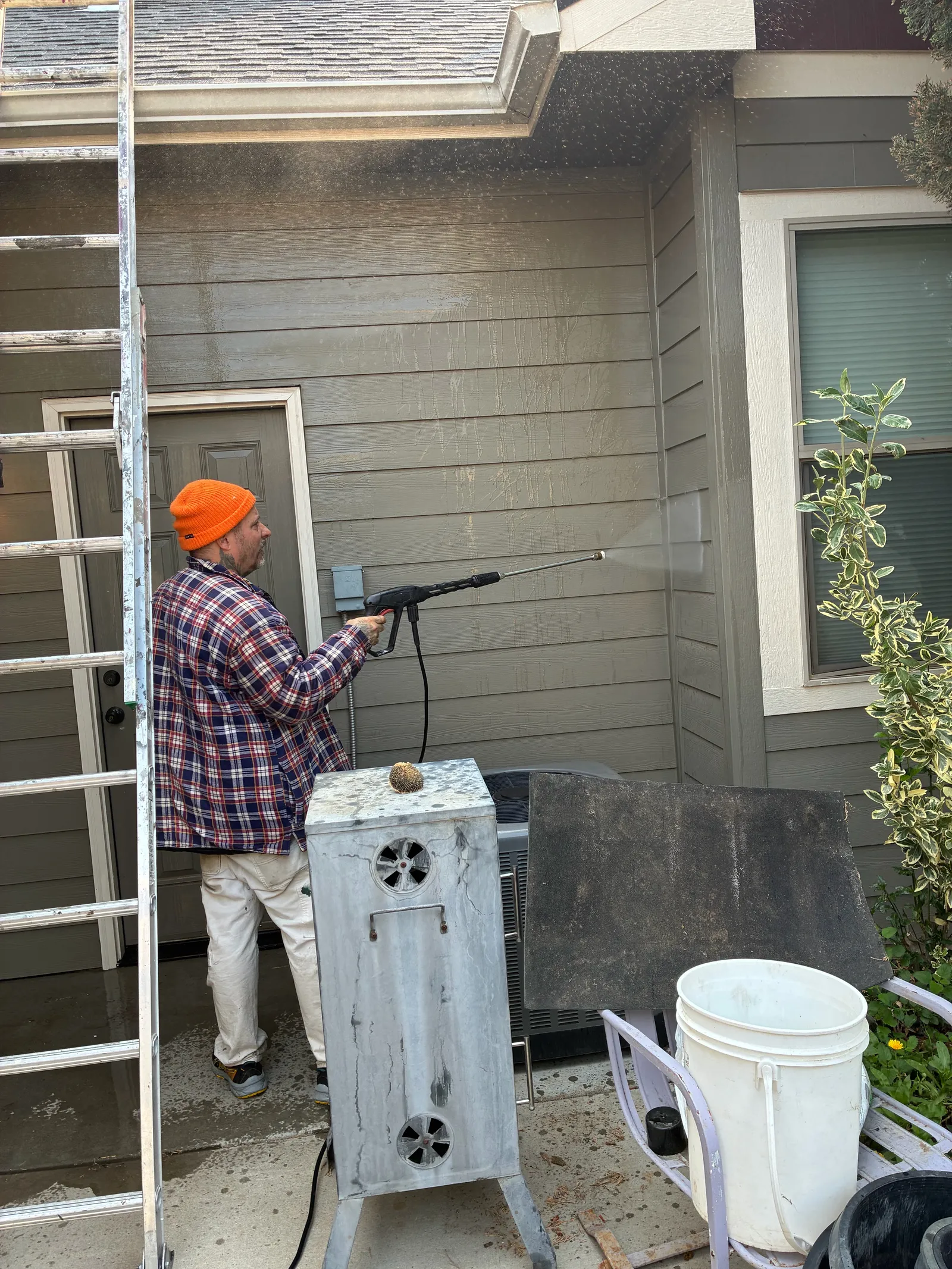 Power washing house siding before exterior painting in Star, Idaho